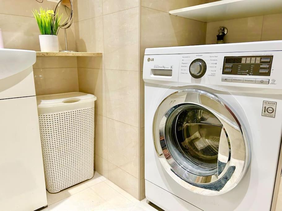 90 M2 Central With Balcony * Wien