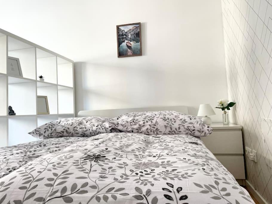 90 M2 Central With Balcony * Wien